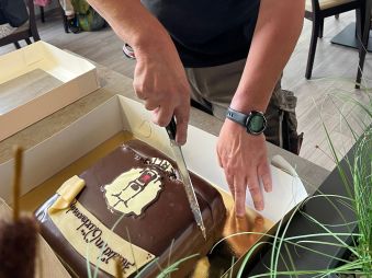 🐻‍ Ein Geburtstag voller Lachen, Eisbären und Miteinander! 